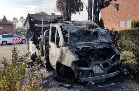 Camper verwoest door brand in Ulestraten