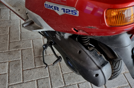 Politie neemt scooter met vals kenteken in beslag